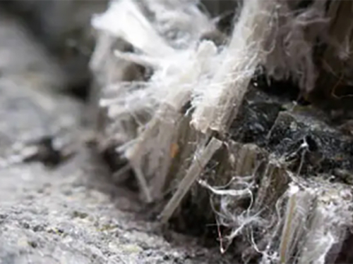 Bouwfabrikant Eternit vervolgd om blootstelling werknemers aan asbest